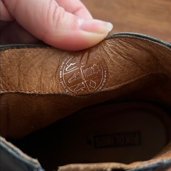 Pikolinos Elegant Women's Leather Ankle Boots - Picture 7 of 8